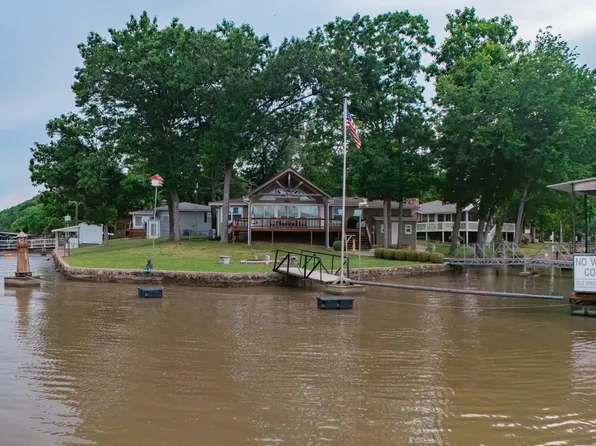 174 Chipmunk Dr, Edwards, MO 65326