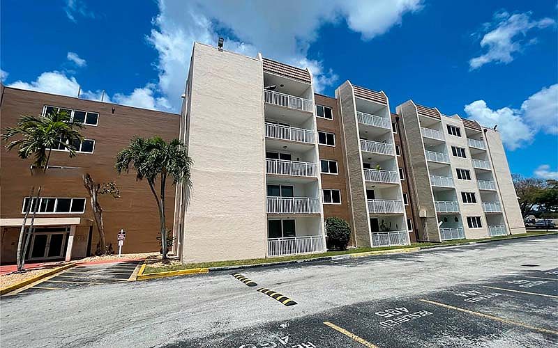1st image of 6930 Miami Gardens Dr #Aw1-506
