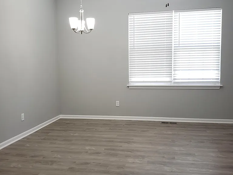8327 N Nodaway Ave — Photo 10
