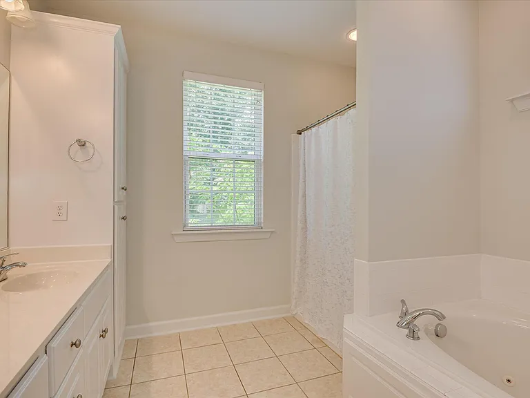 158 Kenilworth Dr — Photo 27