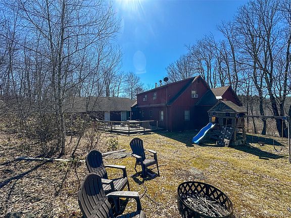 5th image of 381 Dutch Hill Road