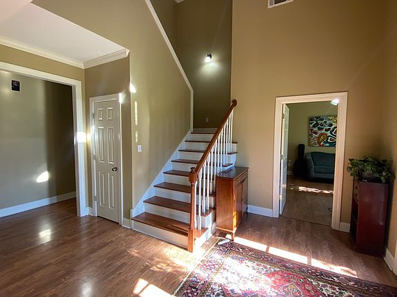 3rd image of 104 Jersey Dr