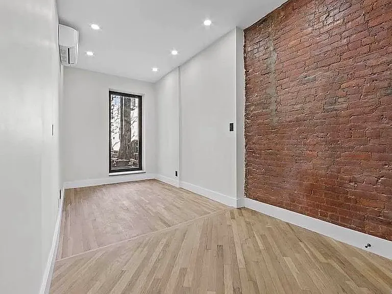 279 S 5th St #1F — Photo 10