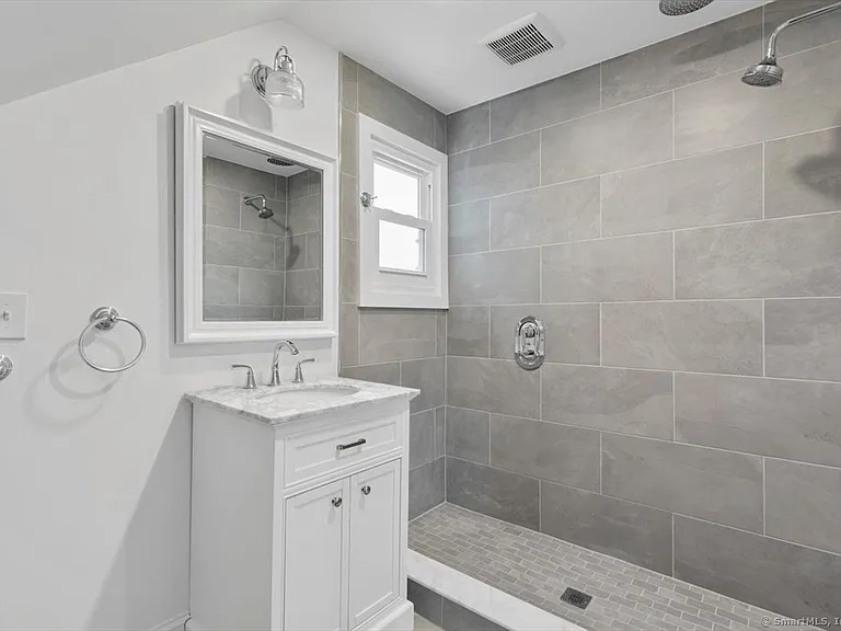 954 Elm St #3 — Photo 10
