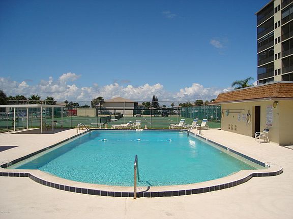 3rd image of 520 Palm Springs Blvd APT 609