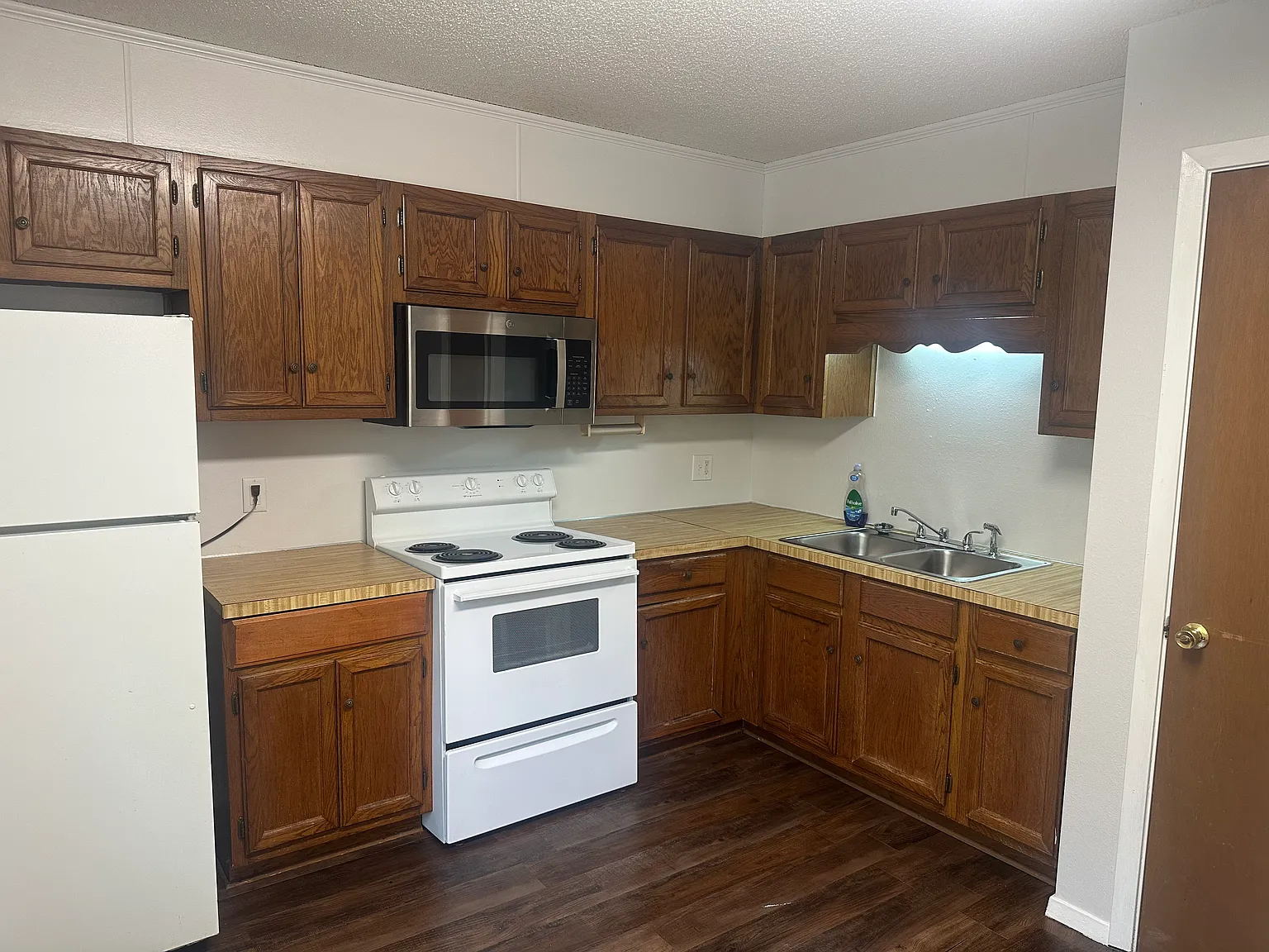 2 bed, 825 sqft, $875 — Photo 3
