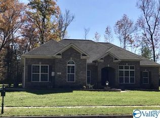 3 Trail Loop Cir, Huntsville, AL 35803