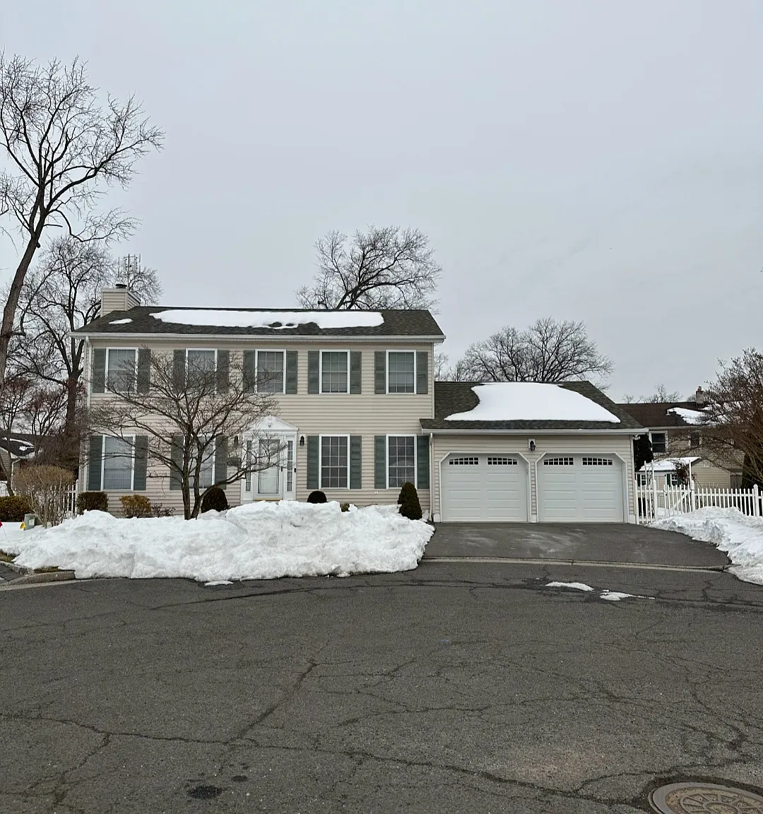 4 bed, 1.5 bath, 2248 sqft, $1,100 — Photo 1