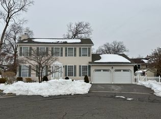 18 Garden Pl, Middlesex, NJ 08846