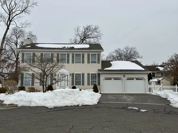 18 Garden Pl, Middlesex, NJ 08846