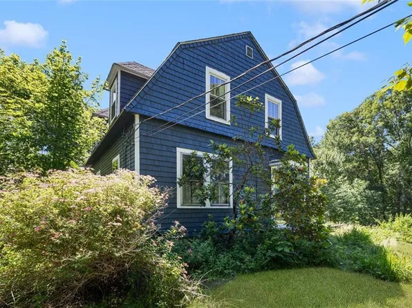 320 Railroad Ave N, Saunderstown, RI 02874
