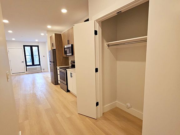 2nd image of 316 Forrest St #2B