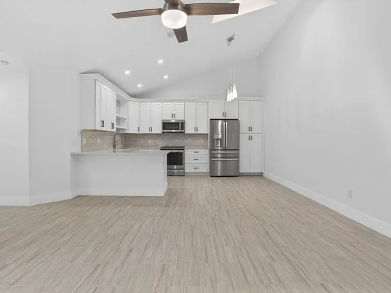 5230 Woodruff Ln — Photo 5