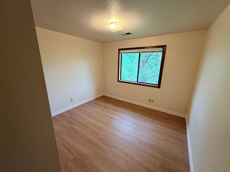 4389 Imperial Dr — Photo 16