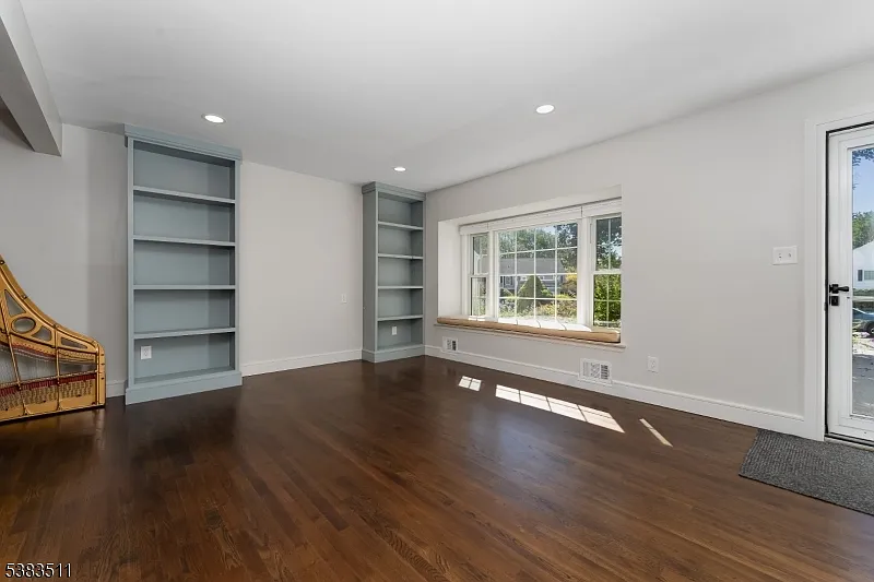 2 bed, 1.5 bath, $3,350 — Photo 4