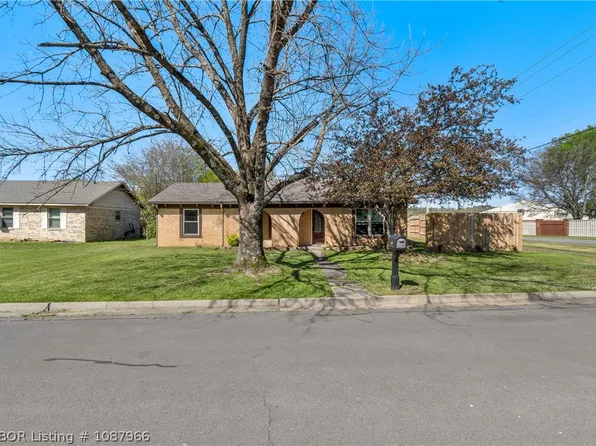 3200 S 94th Cir, Fort Smith, AR 72903