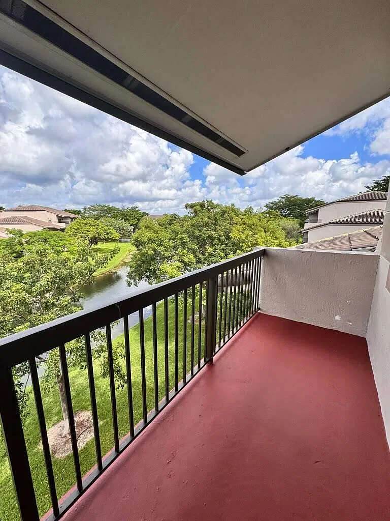 1 bed, 1.0 bath, 744 sqft, $1,700 — Photo 4
