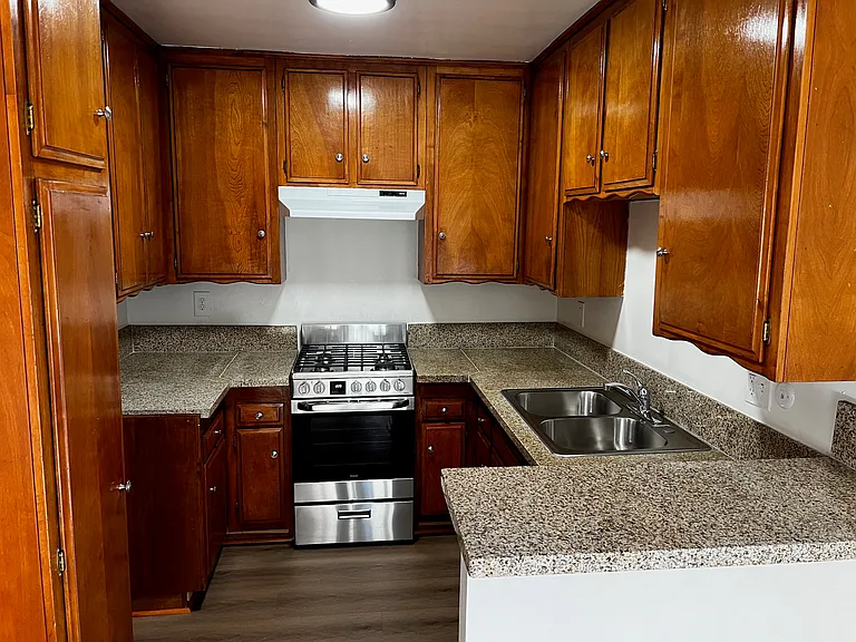 Northridge House — Photo 19