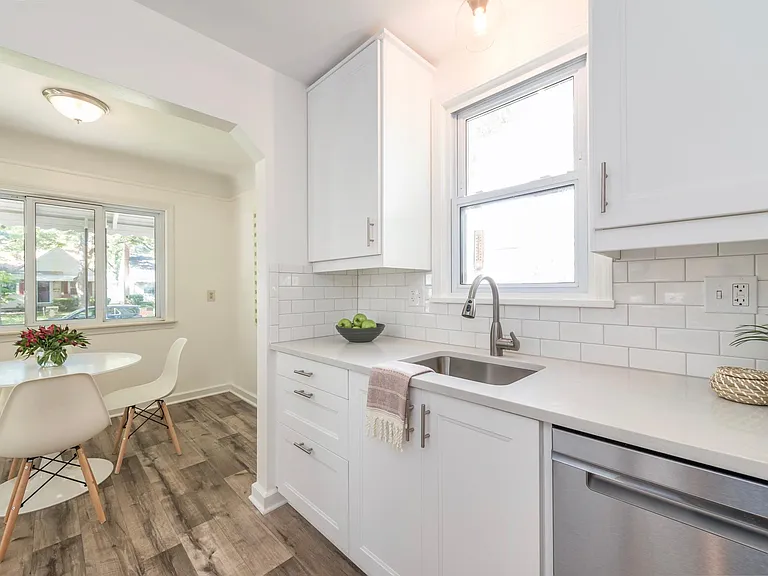 3048 Thomas Ave — Photo 3