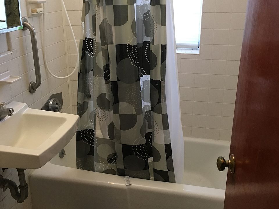2nd image of 1484 Massachusetts Ave APT 5