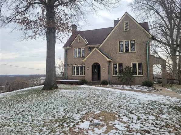 413 Oakwood Dr, Cadiz, OH 43907