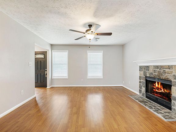 5th image of 3403 Greystone Dr