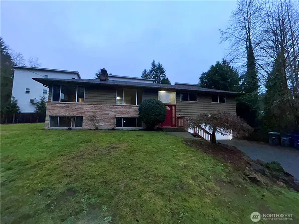 19221 100th Avenue NE, Bothell, WA 98011