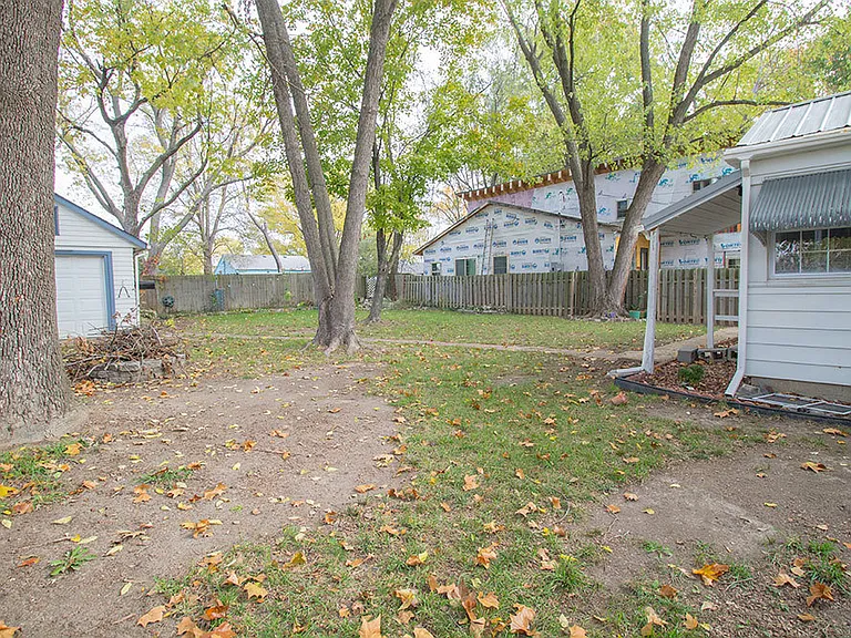 301 W Forest Ave — Photo 36