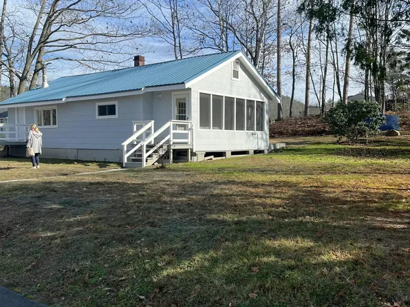 8 5th Street, Mexico, ME 04257