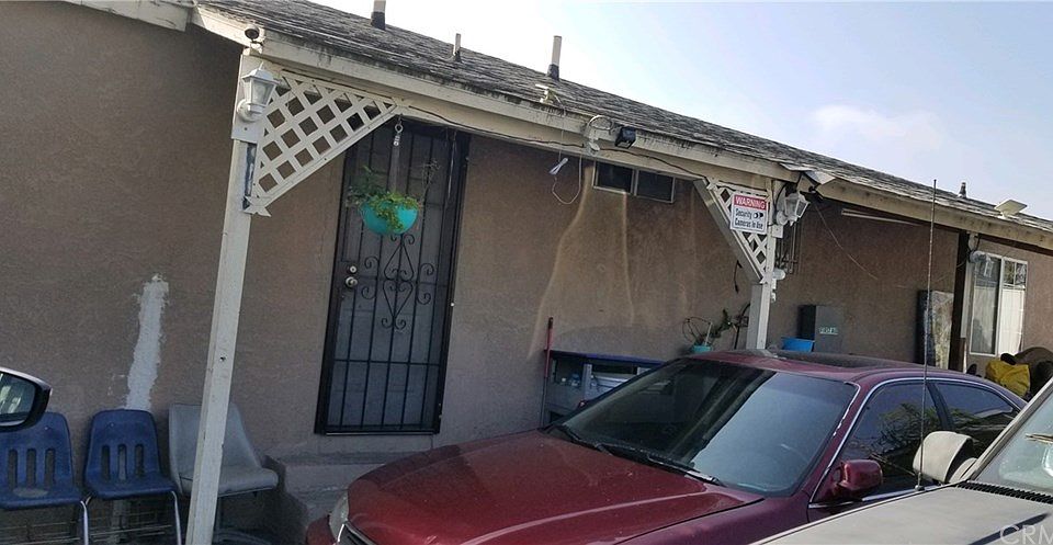 2nd image of 1125 E 114th St