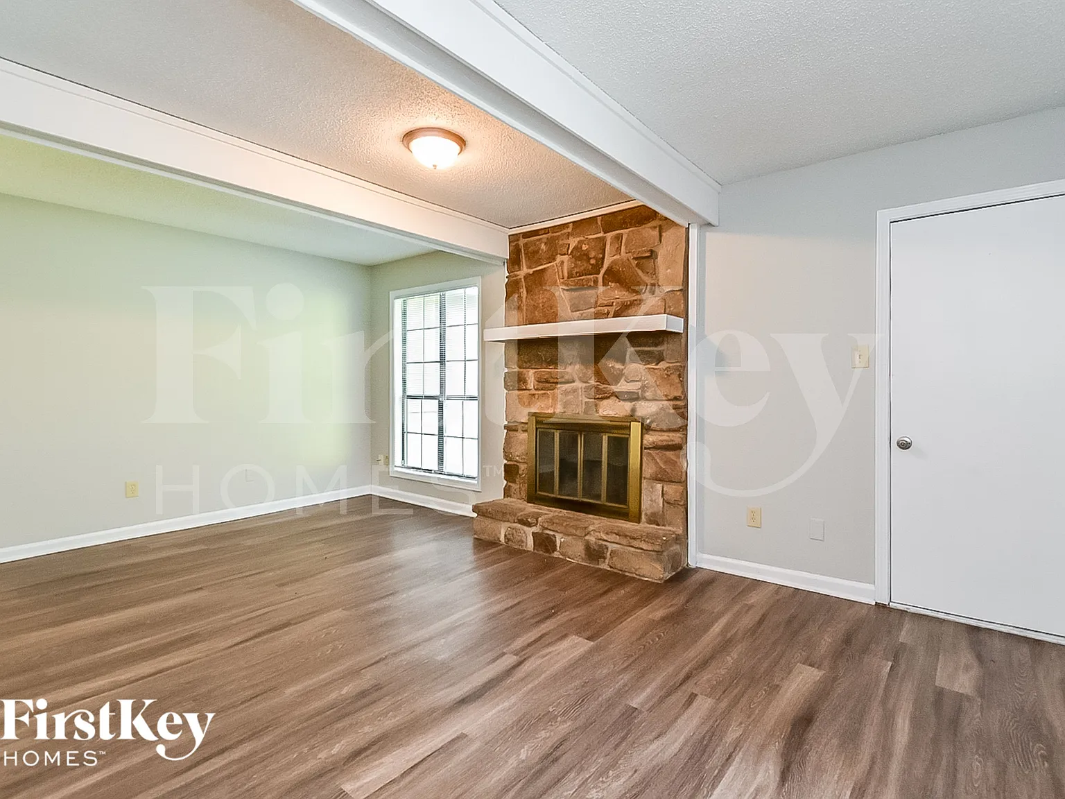 3 bed, 2.0 bath, 1394 sqft, $1,220 — Photo 3