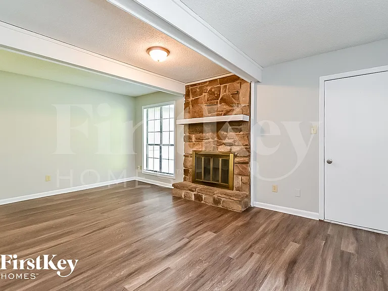 4399 Winterpark Dr — Photo 3