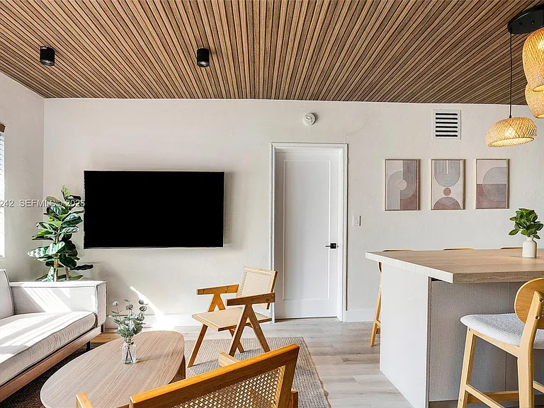1275 Marseille Dr #42 — Photo 3