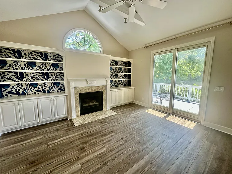 9 Royal Pointe Dr — Photo 12