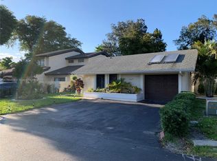 8271 SW 39th Ct, Davie, FL 33328