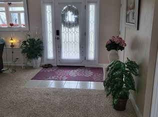 11072 Songbird Dr, Peosta, IA 52068