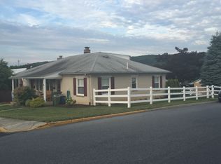 34 Greenleaf St, Emmaus, PA 18049