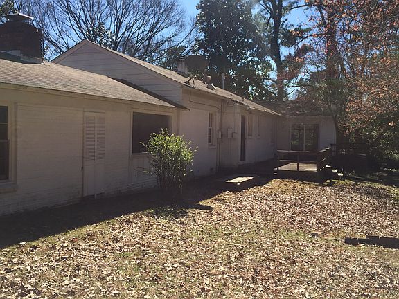 2nd image of 515 W Clover Dr