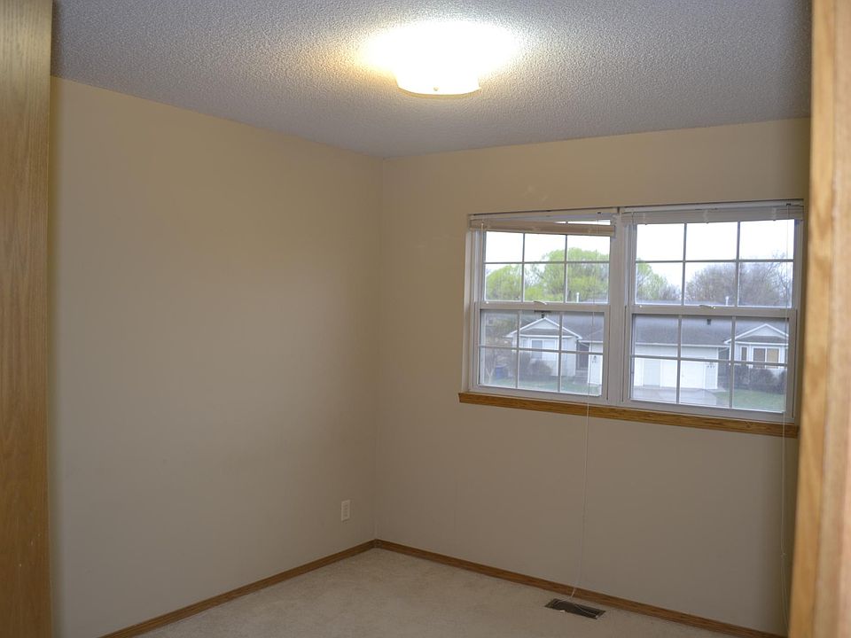 Upper level bedroom.
