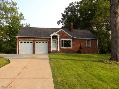 1032 Chestnut Rd, Seven Hills, OH, 44131