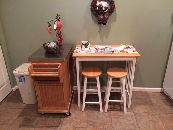 Holmes Kitchen nook_03182017