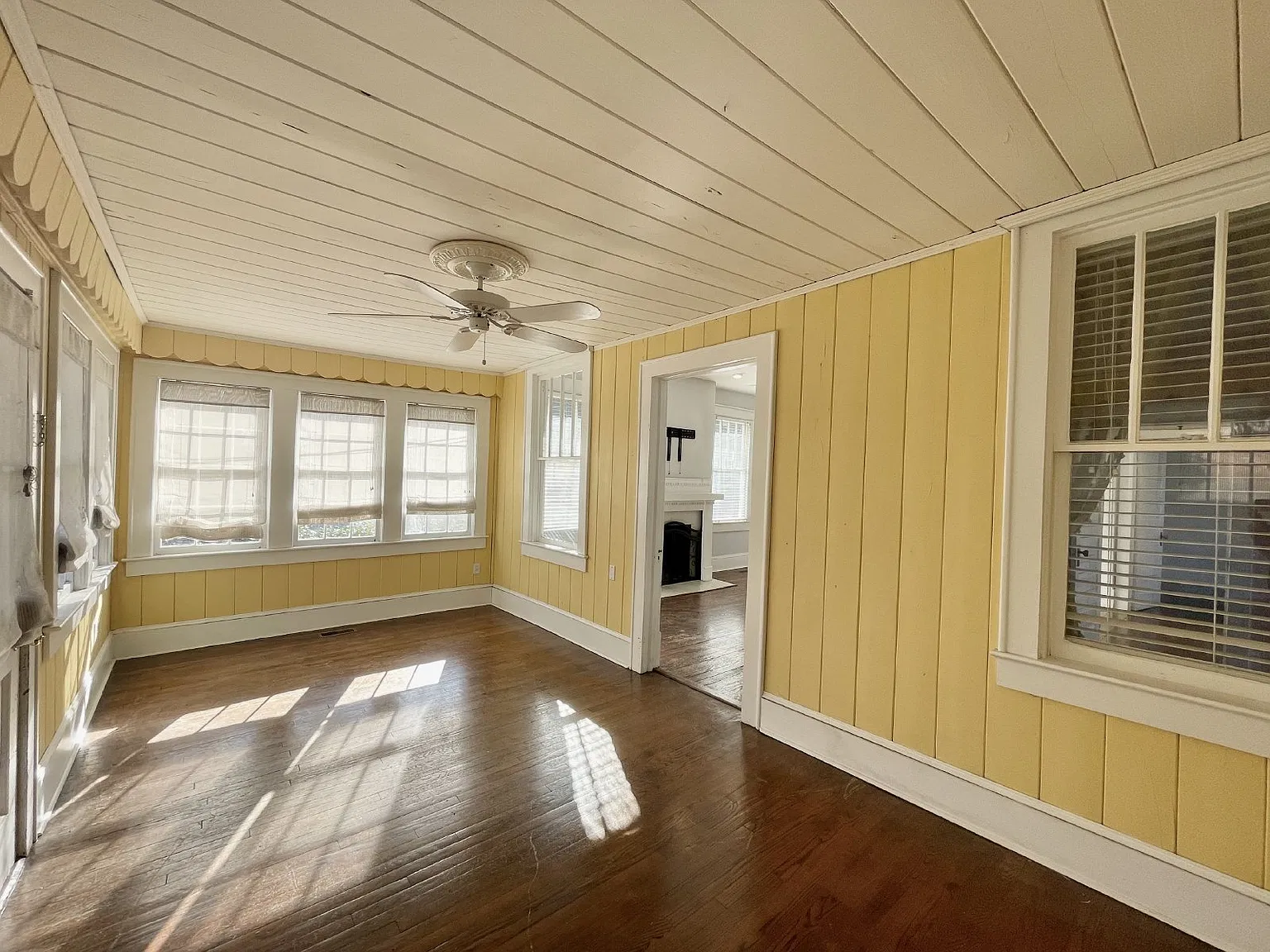 4 bed, 3.0 bath, 2800 sqft, $1,975 — Photo 3