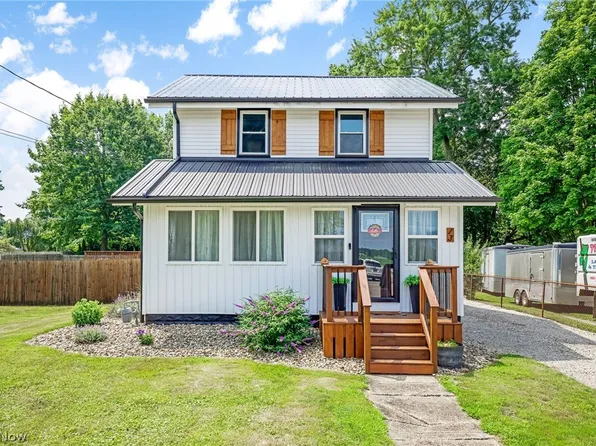 13 Cliftwood St NE, Navarre, OH 44662