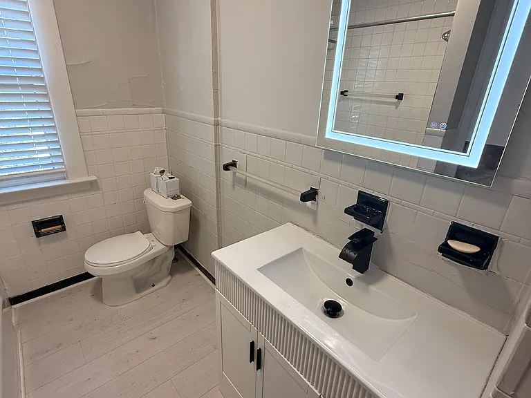 579 Woodward Ave #2 — Photo 12