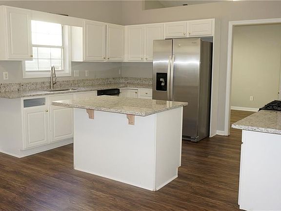3rd image of 3260 Ennfield Ln