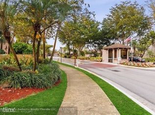 1107 NW 124th Ave, Pembroke Pines, FL 33026