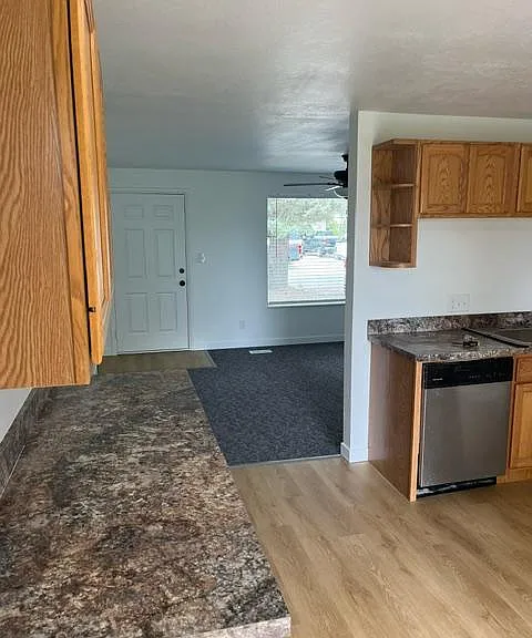 74 E Valley View Dr — Photo 3