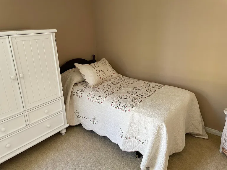 7 Dickens Ct — Photo 24