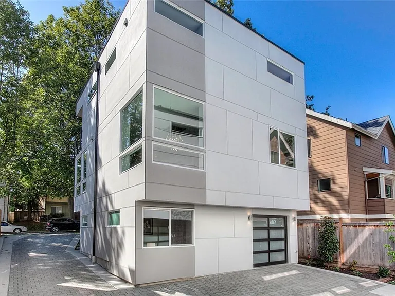 730 26th Ave S — Photo 14