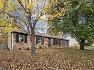 10312 Meadowview Dr, Fredericksburg, VA 22408